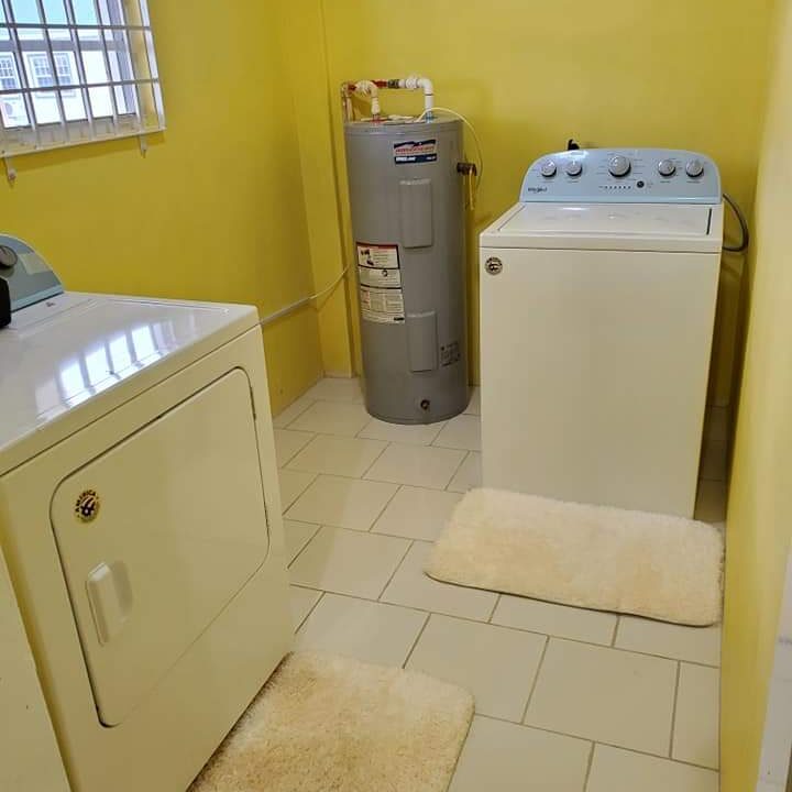 ecless 6 bedroom laundry room